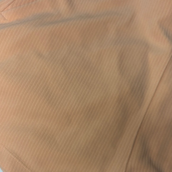 Lululemon Peach Women's High Rise Ribbed Shorts Size 6 - Picture 3 of 9